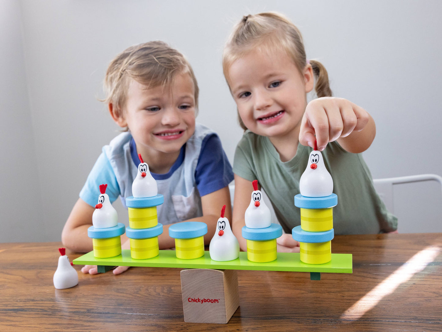 ChickyBoom : The Wobbly Roost Adventure!