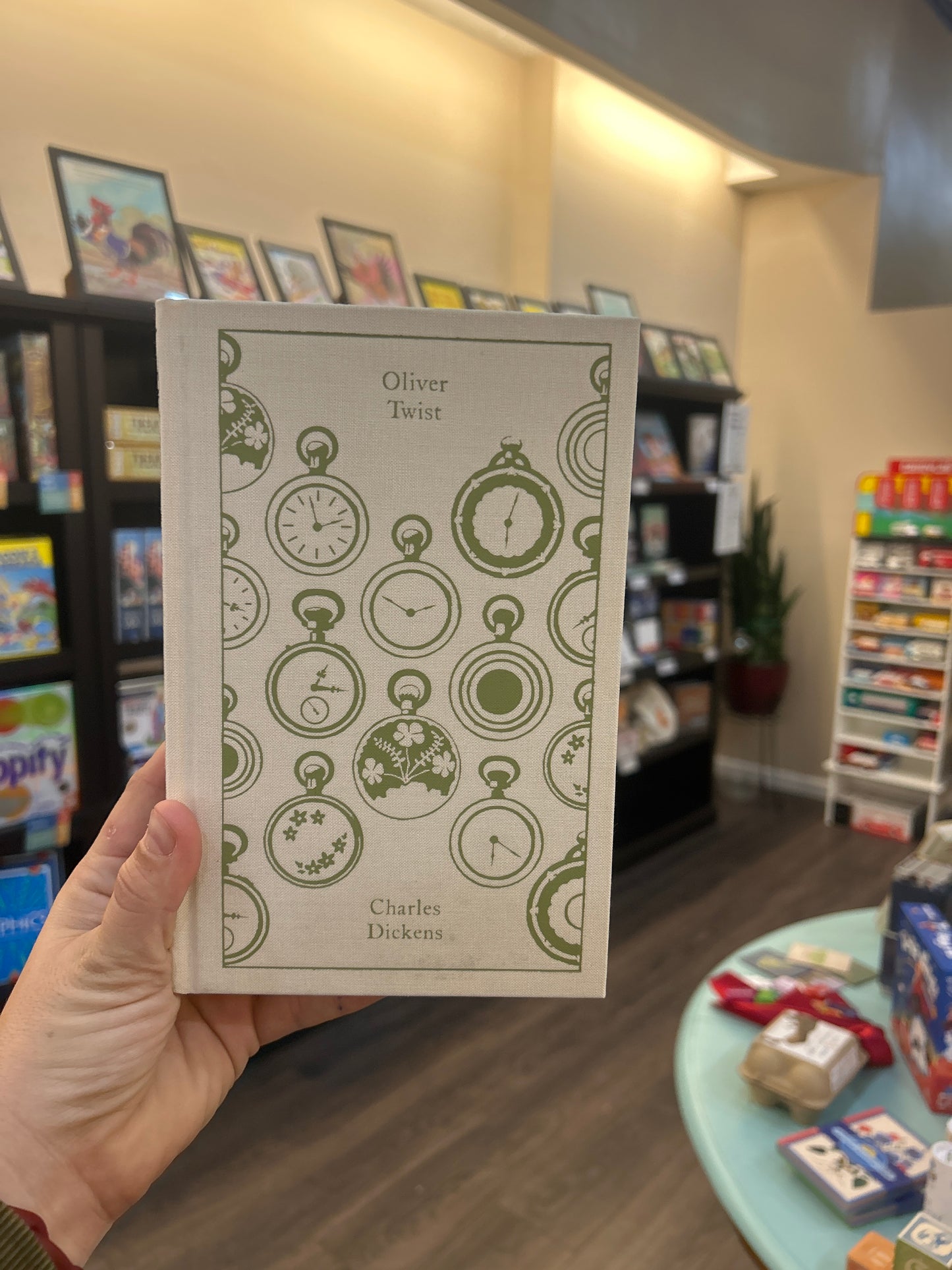 Oliver Twist Clothbound Classic