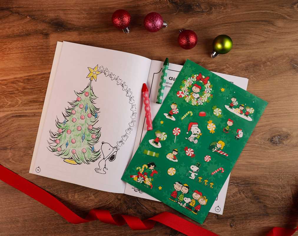 Peanuts: Merry Christmas, Snoopy and Friends by Editors of Studio Fun International