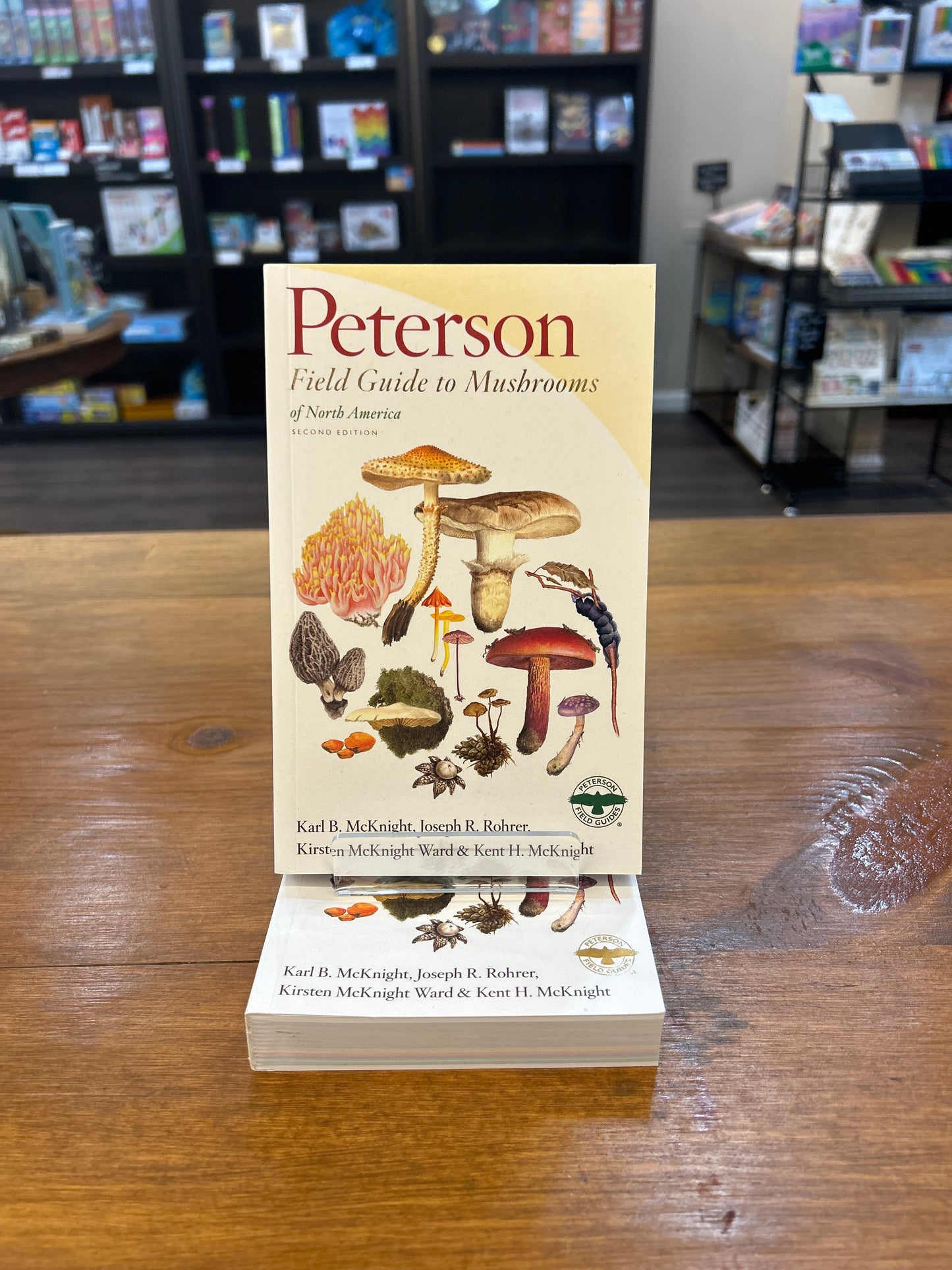 Peterson Field Guide to Mushrooms of North America