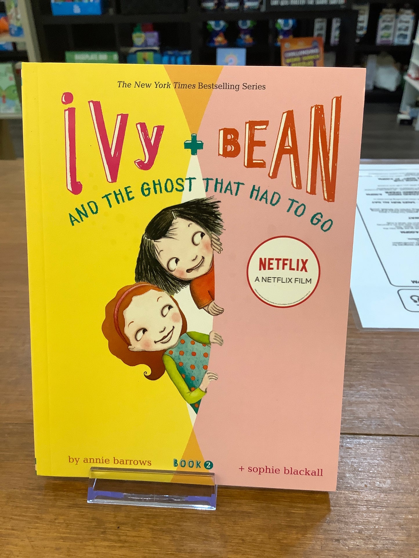 Ivy+Bean & the Ghost that had to go by: Annie barrows